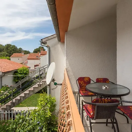 With Parking Space - 7137 פורץ