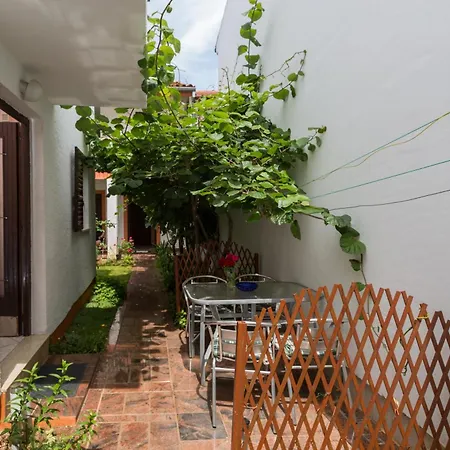 With Parking Space - 7137 Apartman Poreč