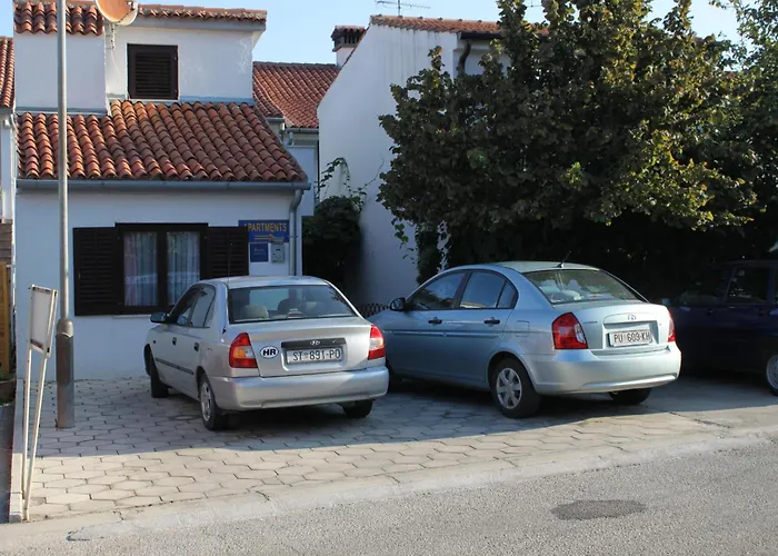 Apartman With Parking Space - 7137