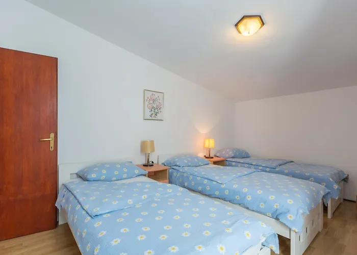 Apartament With Parking Space - 7137 Poreč