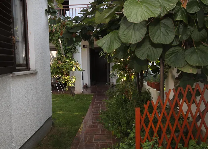 Apartman With Parking Space - 7137 *