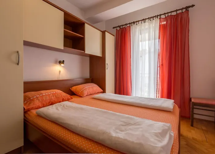 Apartment With Parking Space - 7137