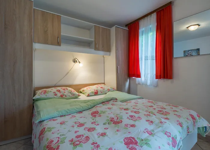 Apartment With Parking Space - 7137